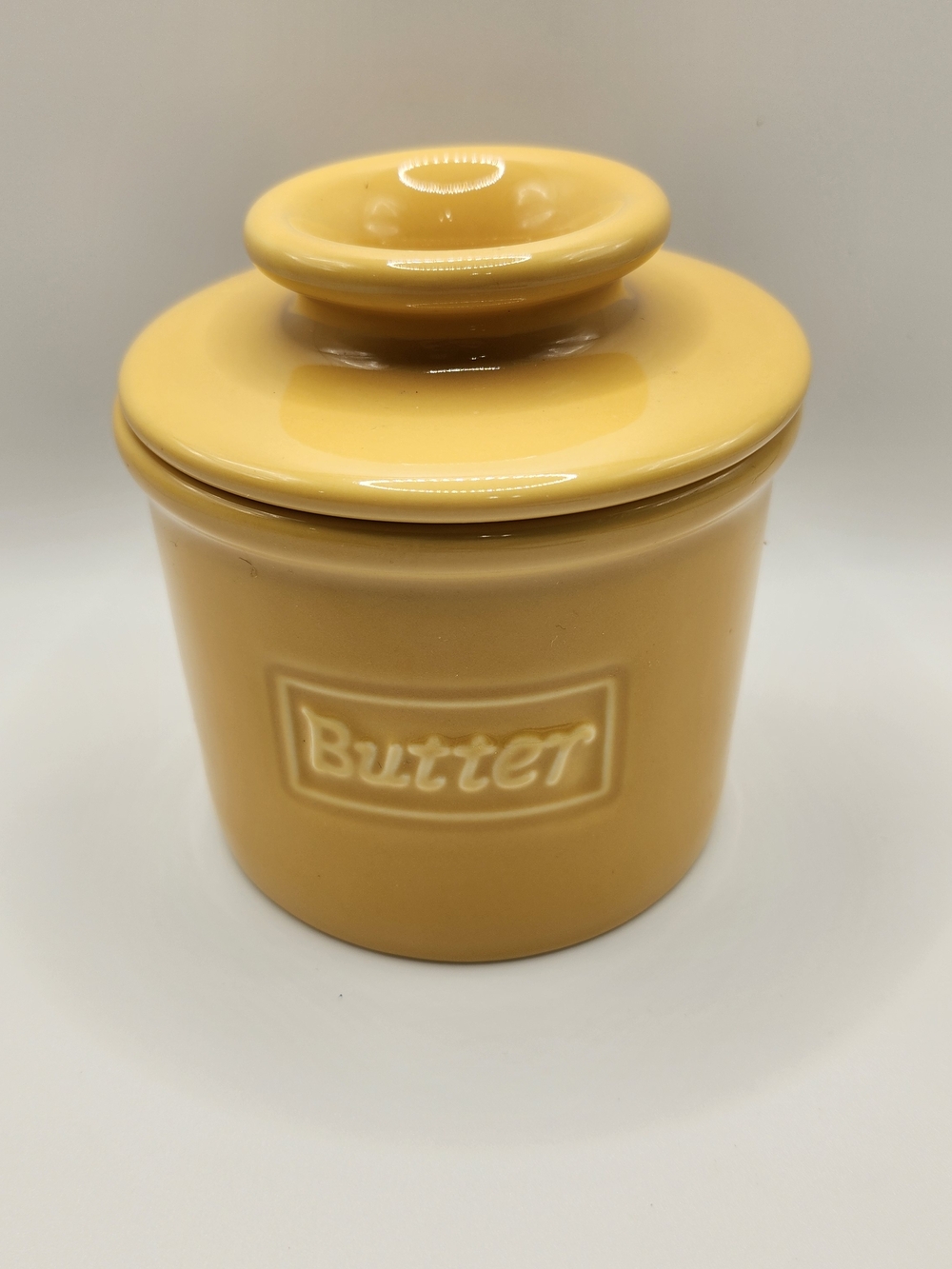 Butter Bell® Crock in Golden Yellow/two-piece ceramic dish/ Perfect Condition